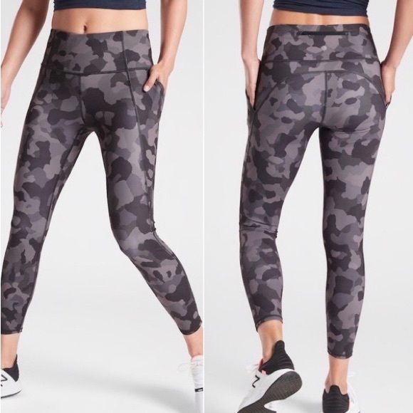 Athleta Camo Lightning 7/8 Tight Size XS - Picture 3 of 9